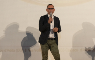 Il Direttore della cementeria di Calusco d'Adda apre la cerimonia di consegna Borse di Studio 2020.