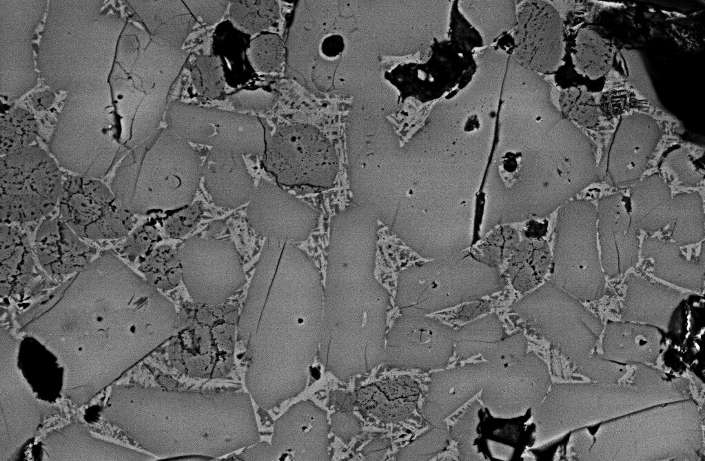 Ingrandimento del Clinker al microscopio elettronico.