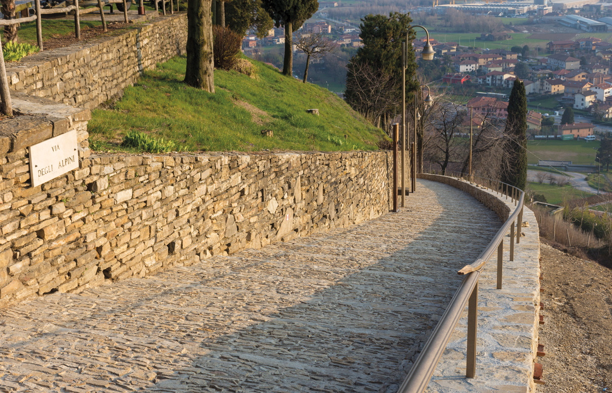 Via degli Alpini.